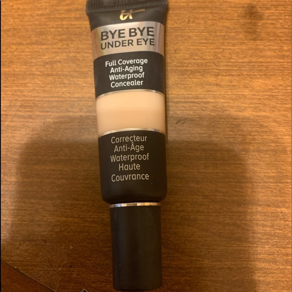 It cosmetics concealer 10.5
